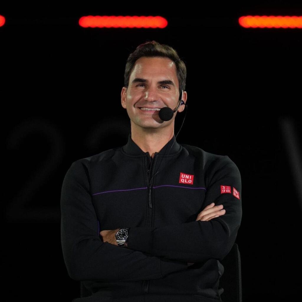 Roger je neustále v dobrej nálade a vysmiaty. Keby sme nevideli jeho dojemnú rozlúčku s kariérou, ani by sme neverili, že dokáže aj plakať.