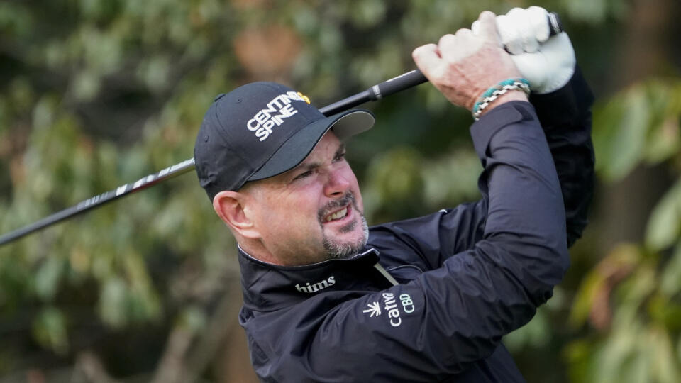 Slovenský golfista Rory Sabbatini počas 2. kola US Open v Mamaronecku v piatok 18. septembra 2020. 


Rory Sabbatini, of Slovakia, plays his shot from the 14th tee during the second round of the US Open Golf Championship, Friday, Sept. 18, 2020, in Mamaroneck, N.Y. (AP Photo/Charles Krupa)