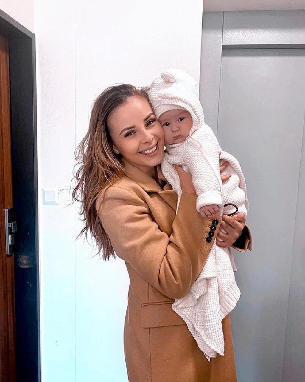 Monika Bagárová, jej dcéra Ruminka, partner a polovica rodiny oslávila takto tohtoročné sviatky