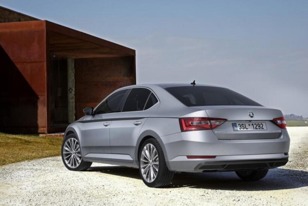 Test nová Škoda Superb 2,0 TDI: Služobný bestseller