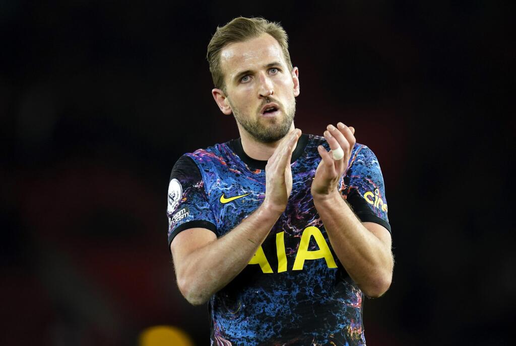 HARRY KANE (Anglicko)
1. Lewandowski
2. Messi
3. Kanté