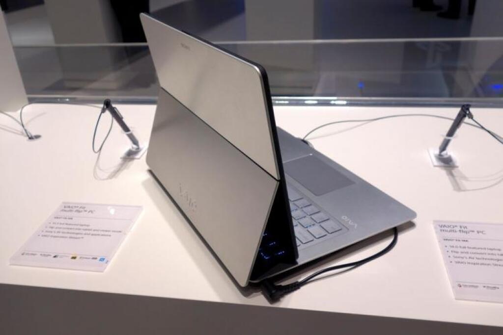 Vaio Fit multi-flip: Trojica rotujúcich notebookov