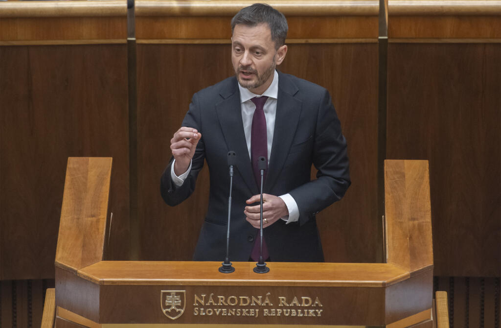 Na snímke premiér SR Eduard Heger (OĽANO) počas rokovania mimoriadnej 79. schôdze parlamentu SR 8. decembra 2022 v Bratislave. FOTO TASR - Martin Baumann
