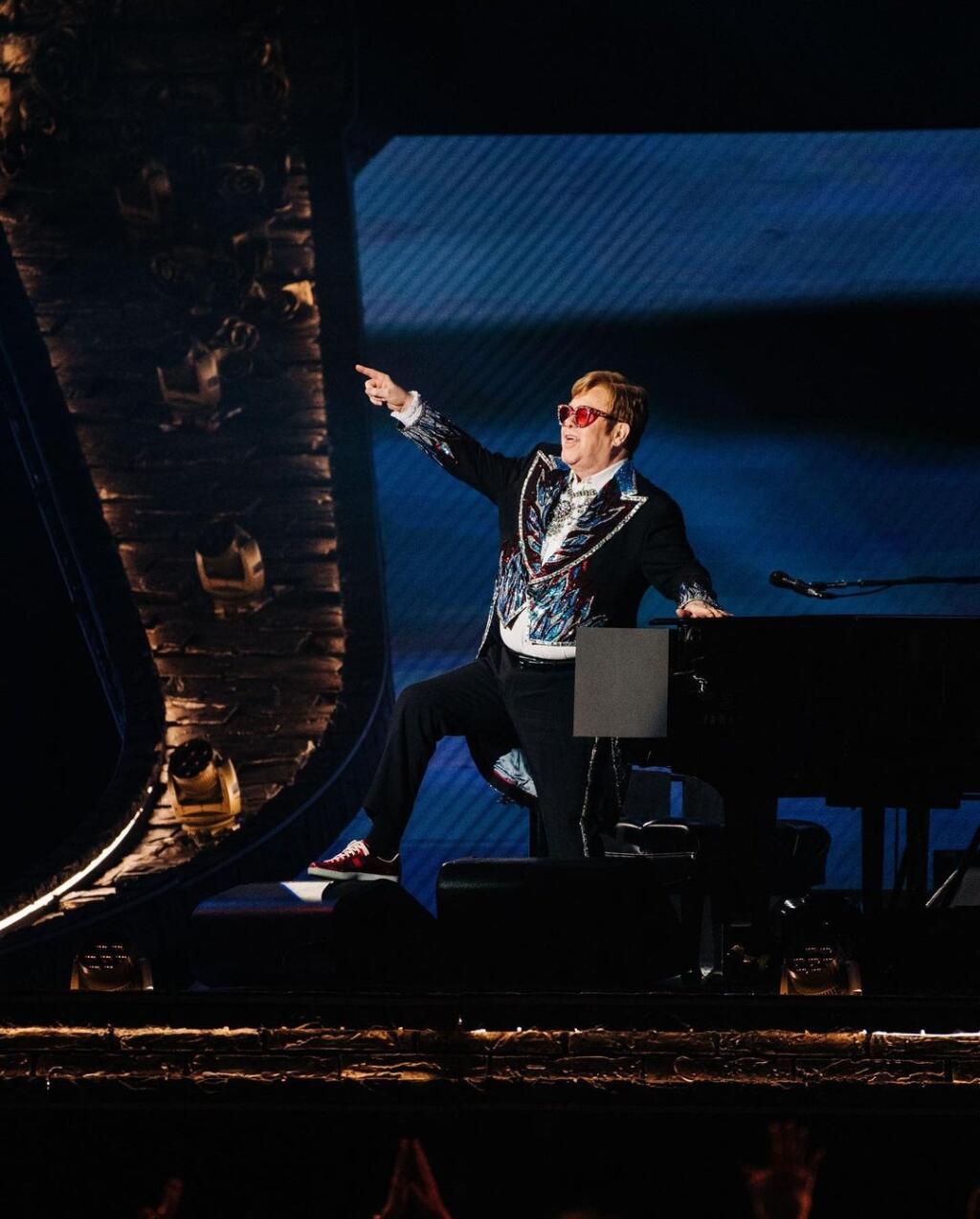 Elton John odpálil skvelú šou.