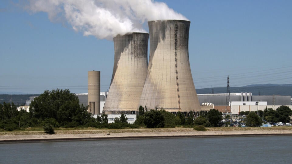 elektrárenská spoloènos Electricité de France EDF zamestnanci radiácia zásah rádioaktívne èastice poškodené podzemné potrubie juhovýchodný jadrový komplex kvapalina kontaminovaná urán kontaminované životné prostredie priemyselná havária nehoda