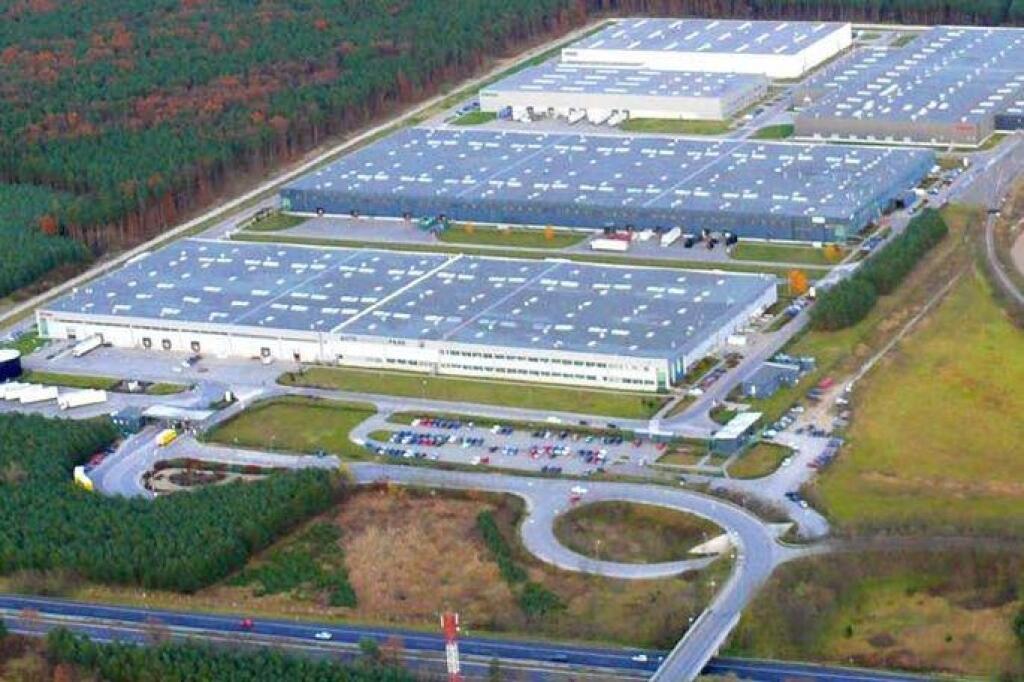 Megaobchod v Lozorne za 73 miliónov eur