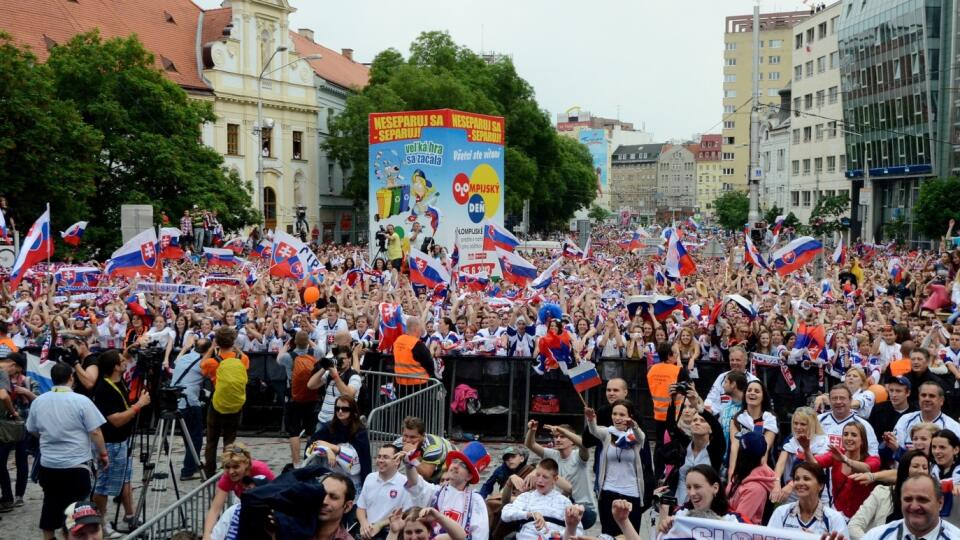 Úrady povolili počas osláv voľnejší režim.