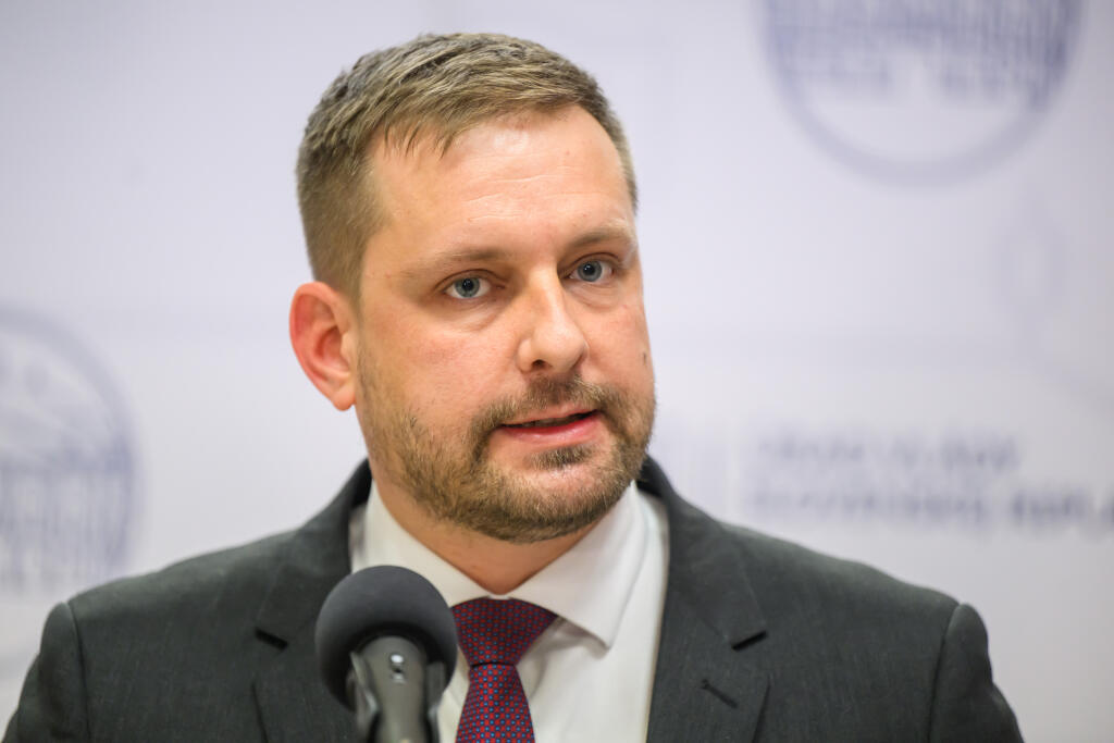 Na snímke minister zdravotníctva SR Kamil Šaško (Hlas-SD) počas tlačovej konferencie po 64. schôdzi vlády SR v Bratislave 13. decembra 2024. FOTO TASR - Jaroslav Novák