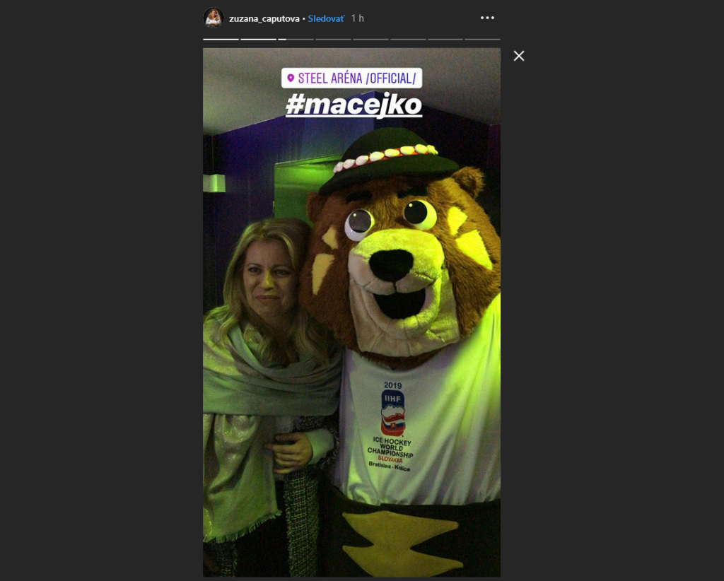 S prezidentkou sa odfotil aj maskot Macejko.