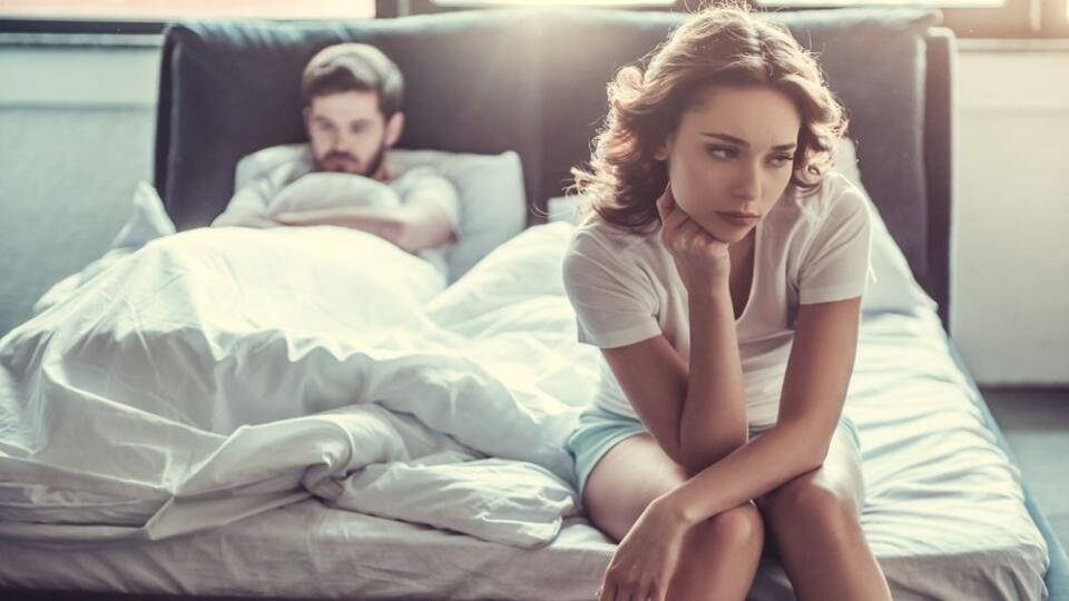 Od pôrodu syna máme oddelené spálne: Musím chodiť za mužom a prosiť ho o sex! Je to normálne?