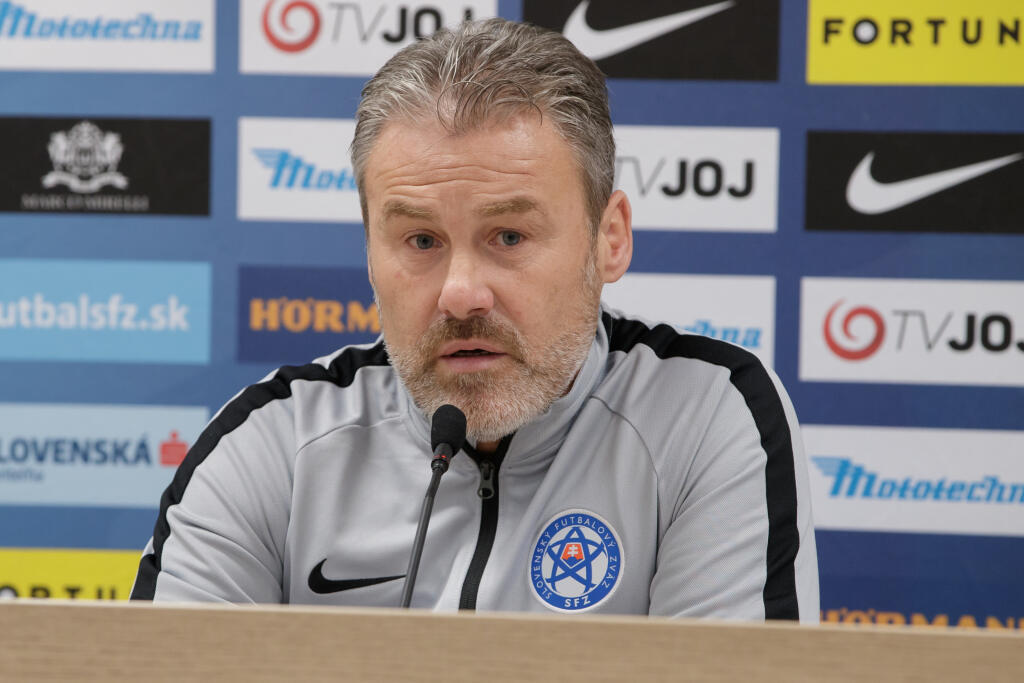Vlado zareagoval veľmi impulzívne, keď ešte počas zápasu odišiel z lavičky a o pár hodín vyhlásil, že pod Hapalom reprezentovať nebude.