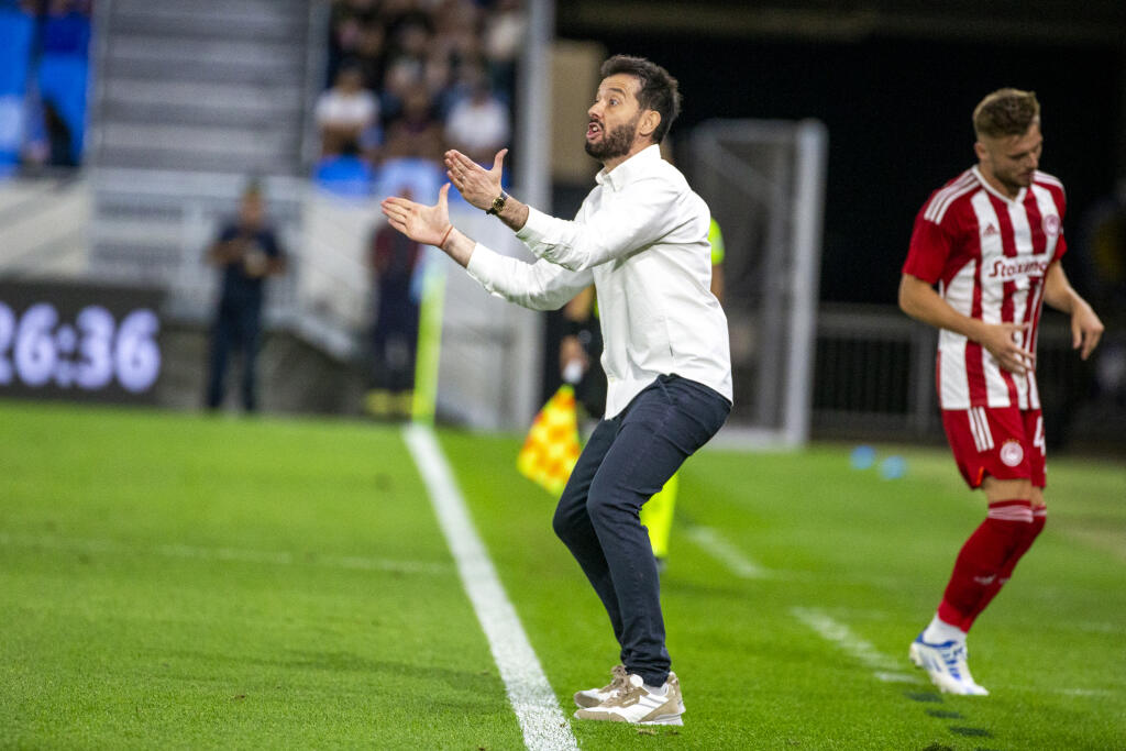 Na Tehelnom poli sa stretol v 3. kole kvalifikácie európskej ligy ŠK Slovan Bratislava a Olympiacos FC. Na snímke je Carlos Corberán.