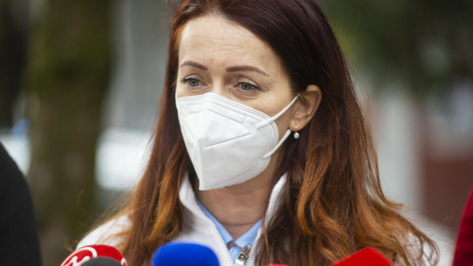 Na snímke anestéziologička Andrea Letanovská počas tlačovej konferencie na tému Ako pomôcť Slovensku s nedostatkom zdravotníckeho personálu (počas koronakízy aj po nej) 23. februára 2021 v Bratislave. FOTO TASR - Jakub Kotian