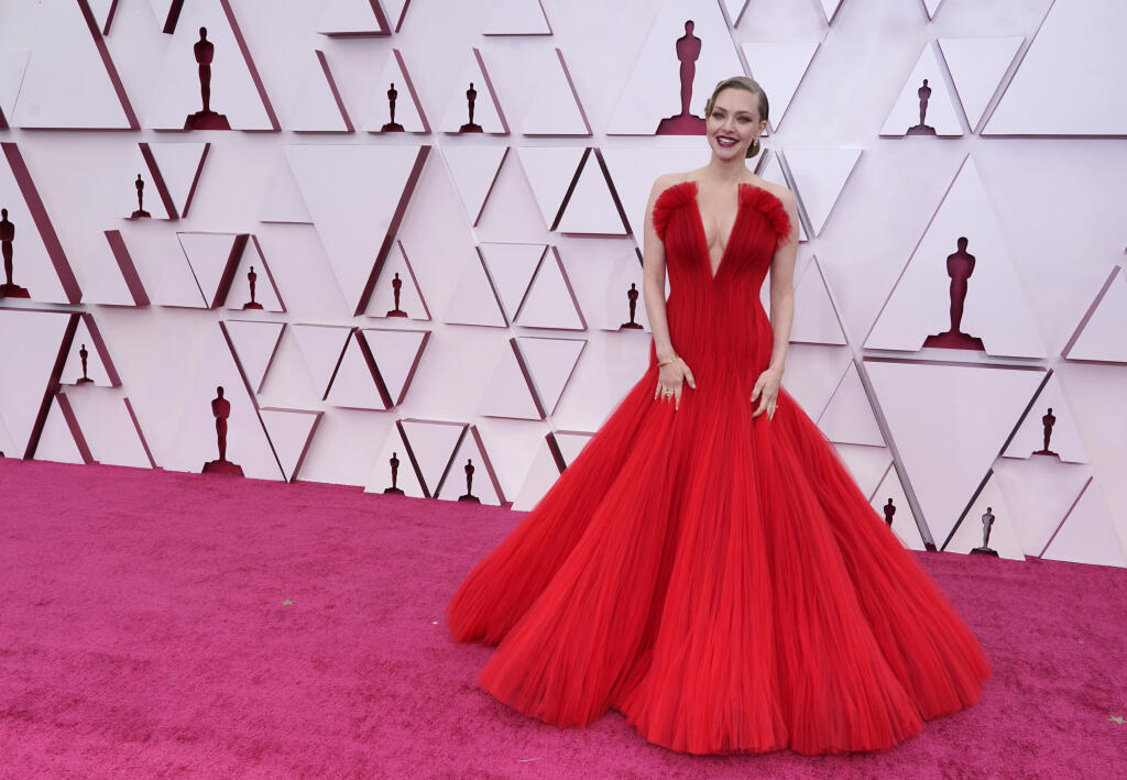 KK48 Los Angeles - Amanda Seyfriedová prichádza na 93. ročník udeľovania filmových cien Oscar 25. apríla 2021 na železničnej stanici Union Station v Los Angeles. FOTO TASR/AP
Amanda Seyfried arrives at the Oscars on Sunday, April 25, 2021, at Union Station in Los Angeles. (AP Photo/Chris Pizzello, Pool)
