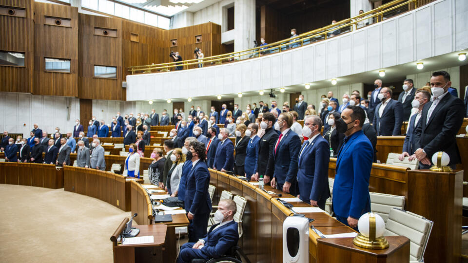 Na snímke poslanci Národnej rady SR (NRSR) počas rokovania 28. schôdze parlamentu v utorok 4. mája 2021 v Bratislave. FOTO TASR - Jakub Kotian