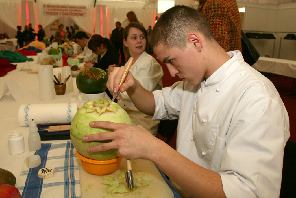 Výstava - Danubius Gastro;karving - súťaž vo vyrezávaní ovocia a zeleniny;;17.01.2008 Bratislava;foto: Matej Kalina