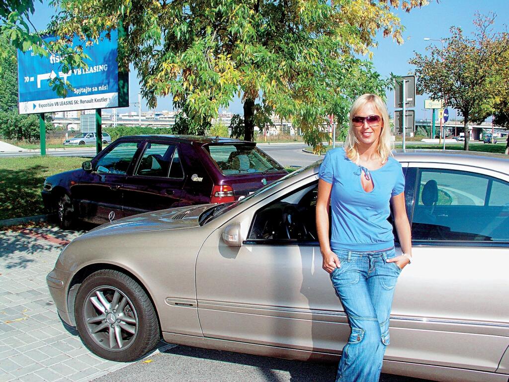 Zuzana Belohorcová, moderátorka, nové auto mercedes od spoločnosti AAA Auto
foto: Júlia Mikolášiková
uverejnené: Šarm 42/04
pôvodný súbor:P1010578.eps