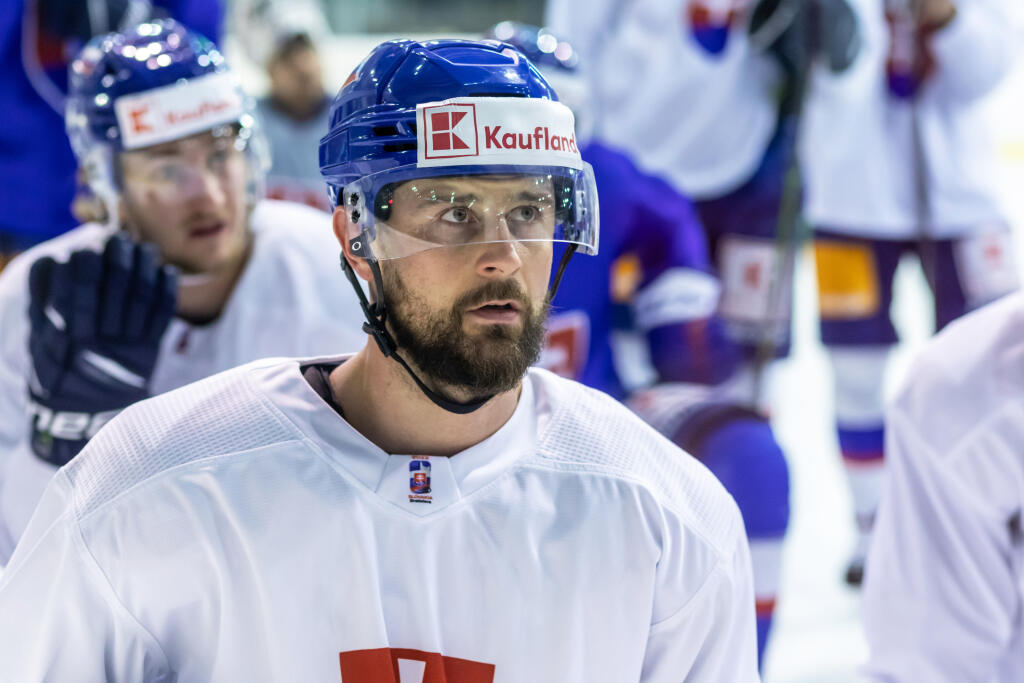 V slovenskom drese sa na MS v hokeji objaví aj fenomenálny hokejista Tomáš Tatar, ktorý je vzorom aj pre mladíka Juraja Slafkovského.