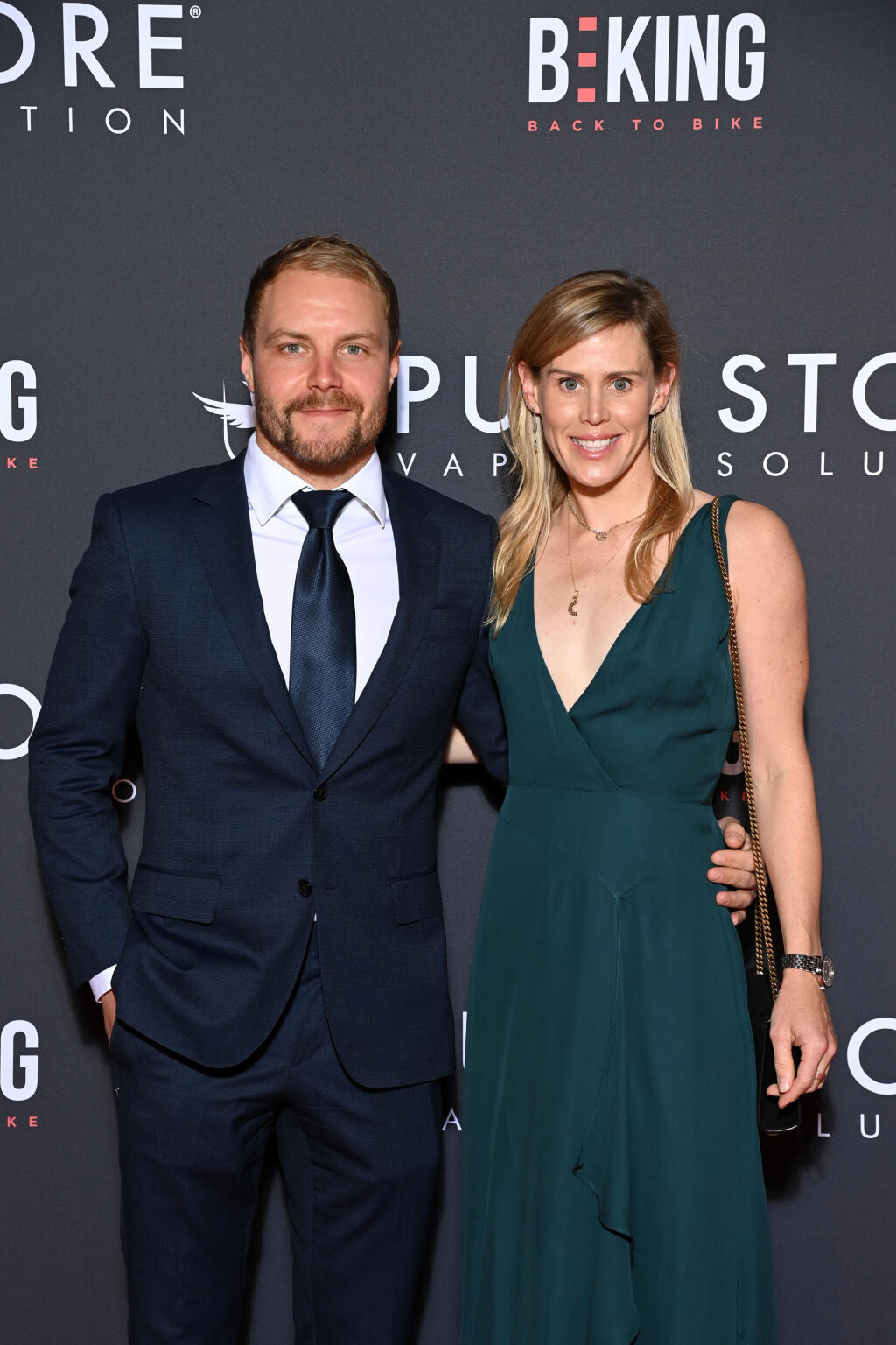Na párty sa dobre bavil aj fínsko-austrálsky športový párik. Pilot Formuly 1 Valtteri Bottas a cyklistka Tiffany Cromwellová spolu randia od minulého roka potom, ako sa Fín rozviedol s manželkou.