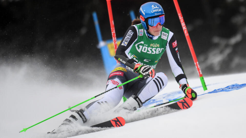 Slovenská lyžiarka Petra Vlhová v 1. kole obrovského slalomu Svetového pohára v alpskom lyžovaní v rakúskom Semmeringu 28. decembra 2020. FOTO TASR - Martin Baumann

