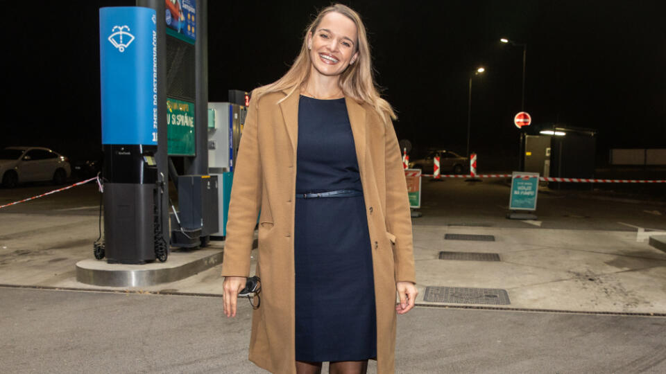Na snímke je poslankyňa Národnej rady Slovenskej republiky Romana Tabák počas natáčania komediálneho seriálu Pumpa.