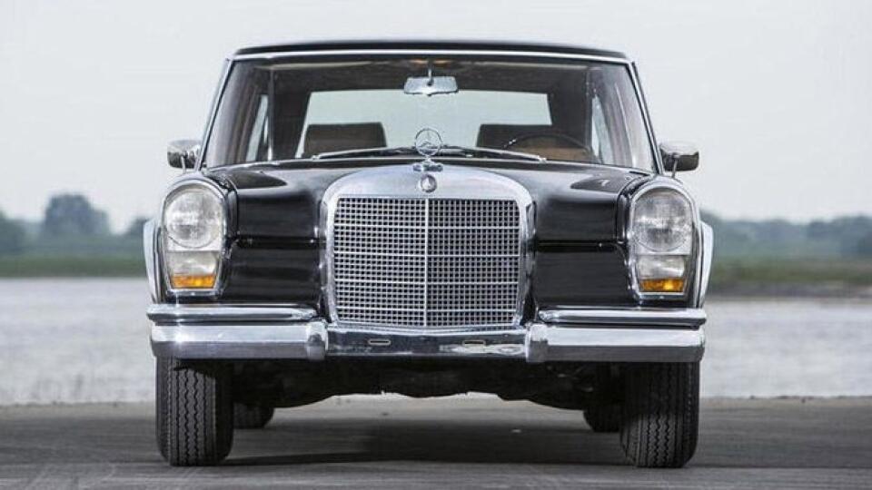 Mercedes 600 Pullman po čínskom politikovi