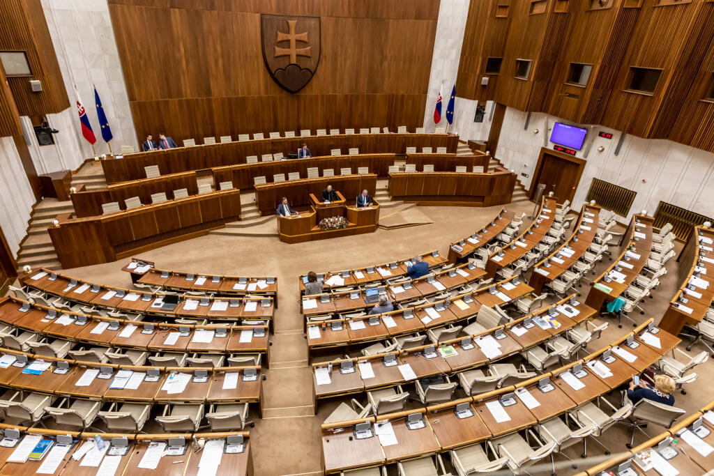 Na snímke prázdny parlament počas 78. schôdze NRSR. 