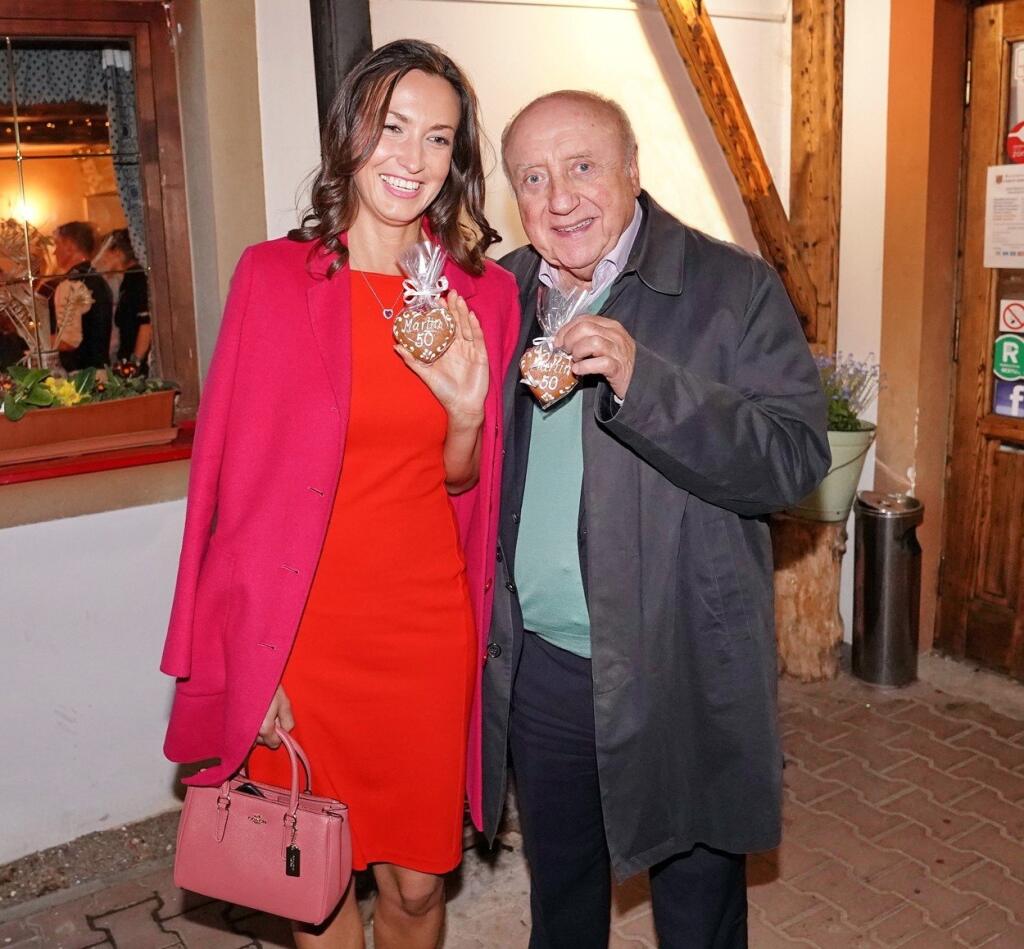 Felix Slováček (75) a jeho milenka Lucie Gelemová (34) radi zvyknú zavítať na spoločenské akcie a inak to nebolo ani teraz.
