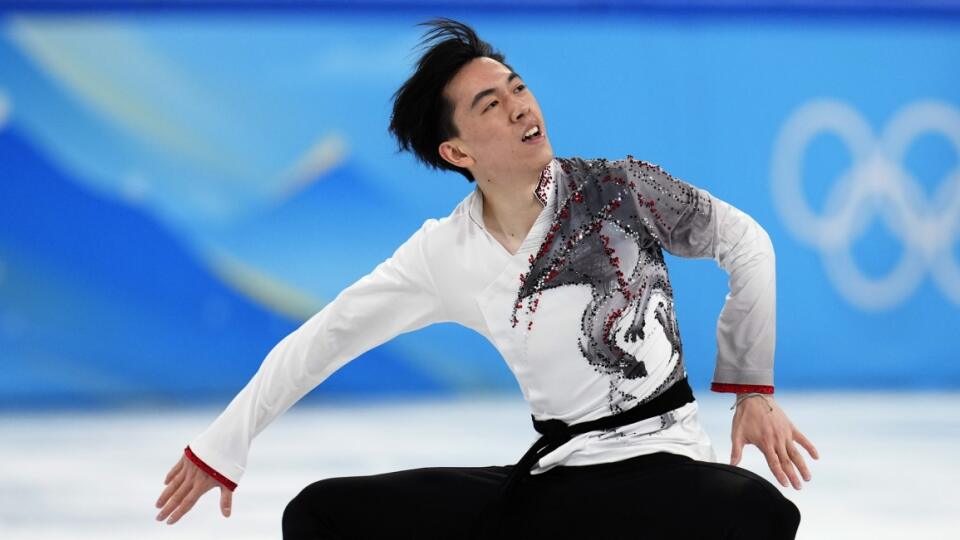 Americký krasokorčuliar Vincent Zhou počas voľného programu mužov v súťaži družstiev na ZOH 2022.