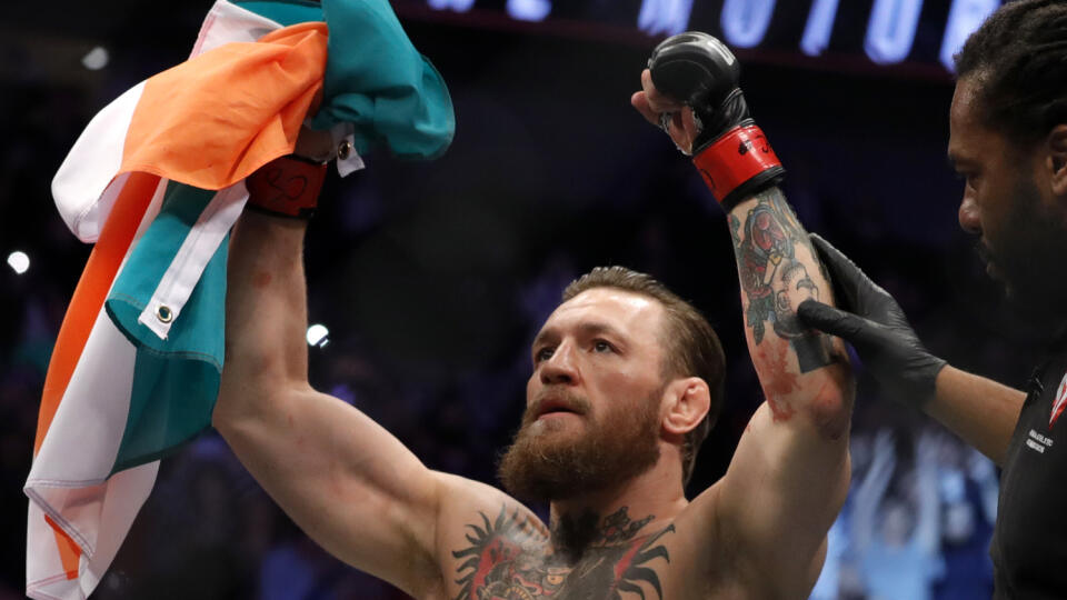 Írsky bojovník Conor McGregor sa zapojil do boja s pandémiou koronavírusu a nemocniciam v rodnej krajine prisľúbil ochranné pomôcky a materiál za milión eur.