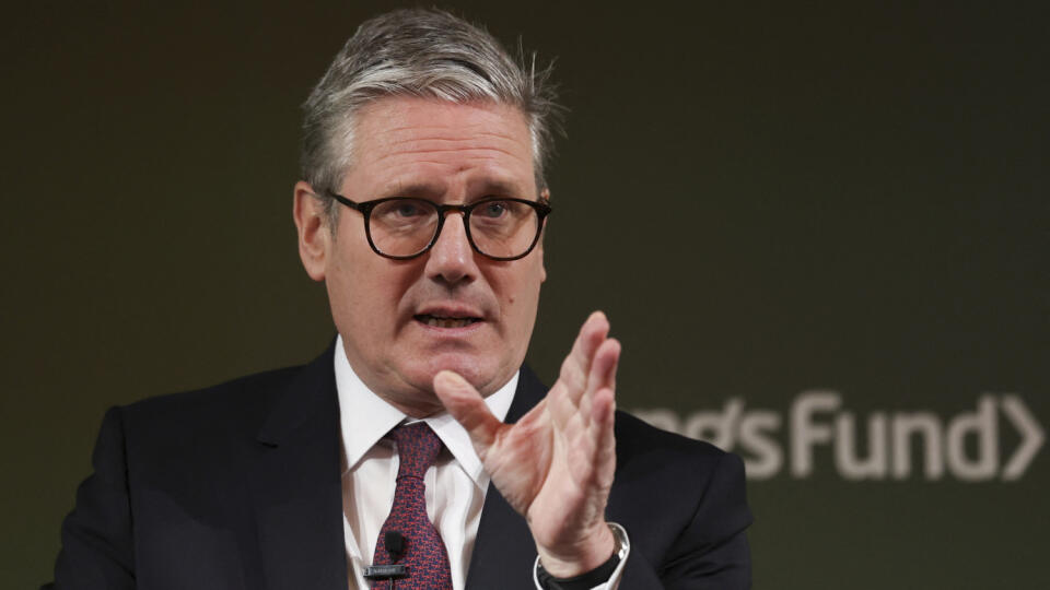 AZ24 Londýn - Na snímke britský premiér Keir Starmer reční v Londýne 12. septembra 2024. Britský premiér Keir Starmer varoval, že britská štátna zdravotnícka služba National Health Service (NHS) potrebuje reformu, inak