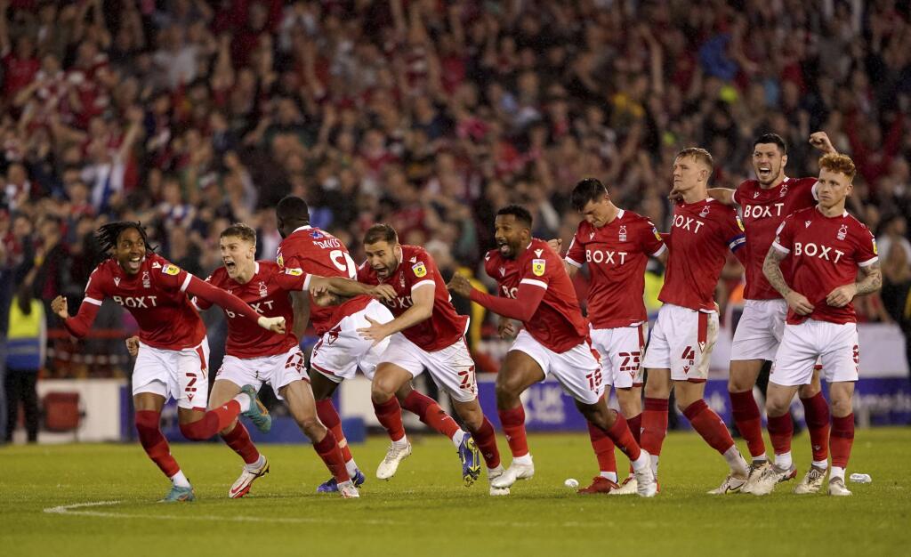 Futbalisti Nottinghamu Forest sa tešia z výhry a postupu cez Sheffield United do finále play-off s Huddersfieldom.