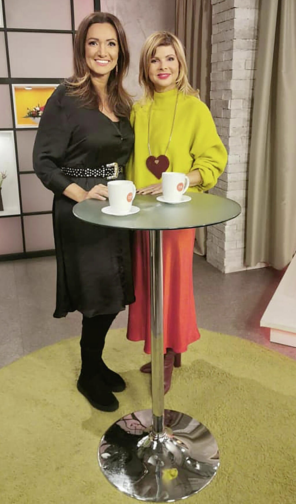 Dennú reláciu pre ženy má rada aj pre jej aktuálnosť. S kolegyňou Karin Majtánovou.