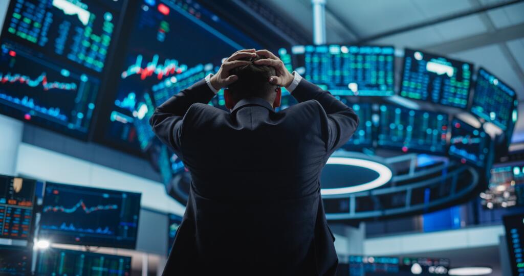 Stressed,Stock,Exchange,Trader,Can't,Apprehend,A,Sudden,Stock,Market