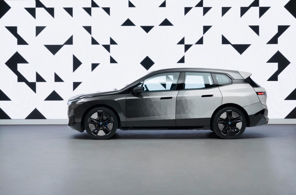 BMW iX Flow.