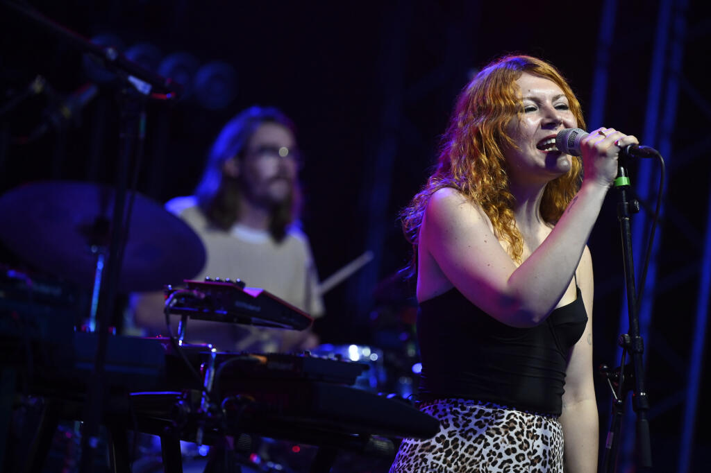 Vystúpenie amsterdamskej kapely nominovanej na Grammy Altın Gün počas pokračovania série piatich festivalov so spoločným názvom Pohoda on the Ground, 9. júla 2021 na letisku v Trenčíne. FOTO TASR - Radovan Stoklasa