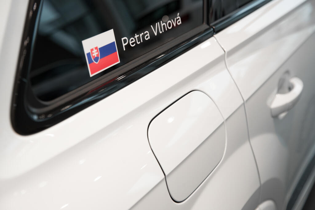 Petra Vlhová už niekoľko rokov spolupracuje so značkou Audi, ktoré zásobuje lyžiarsku hviezdu luxusnými modelmi.