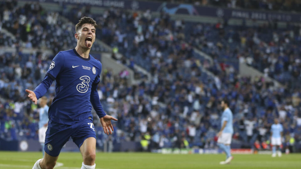 KK83 Porto - Na snímke futbalista Kai Havertz z Chelsea Londýn sa teší z gólu počas finálového zápasu Ligy majstrov Manchester City - Chelsea Londýn na Estadio do Dragao 29. mája 2021 v Porte. FOTO TASR/AP
Chelsea's Kai Havertz celebrates after scoring his side's opening goal during the Champions League final soccer match between Manchester City and Chelsea at the Dragao Stadium in Porto, Portugal, Saturday, May 29, 2021. (Jose Coelho/Pool via AP)
