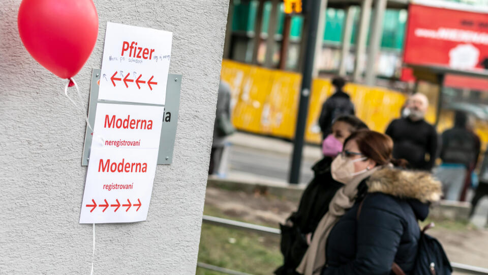 Na snímke je poliklinika v Mlynskej doline, kde sa očkuje proti Covid-19.
