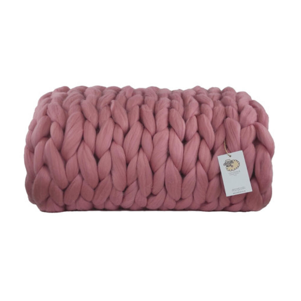 7. Merino pletená deka – ružová, www.papuckaren.sk, 120 €
