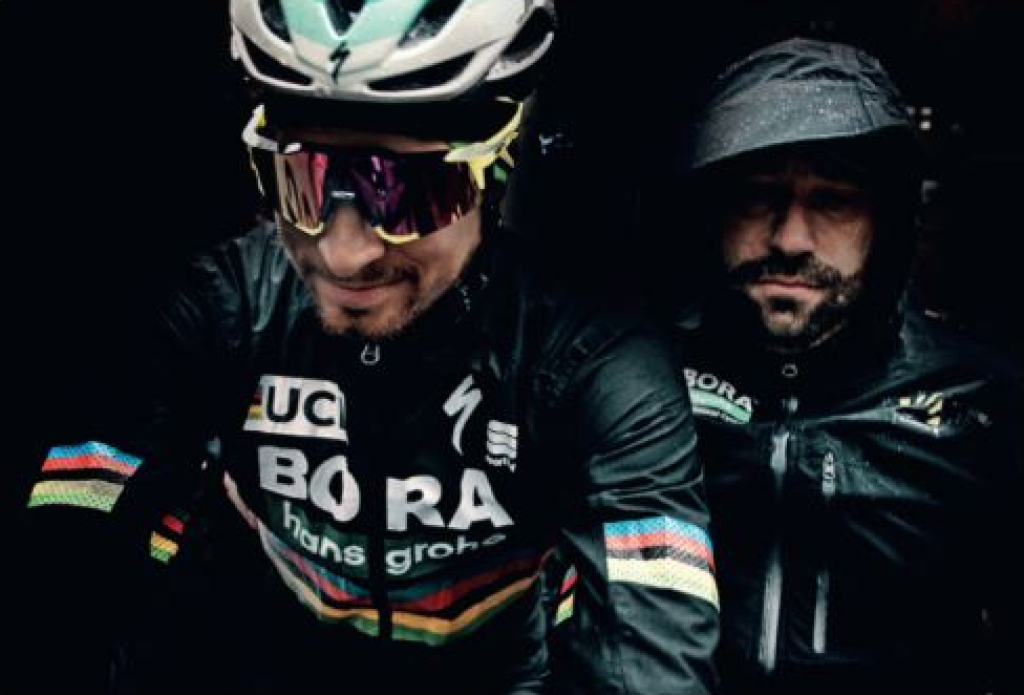 Peter Sagan sa stal nezabudnuteľným fenoménom, ktorý už dávno presiahol hranice Slovenska a svojimi výsledkami, nezameniteľnou osobnosťou či vtipmi si získal srdcia milióny fanúšikov a doslova sa vpísal do športovej histórie.