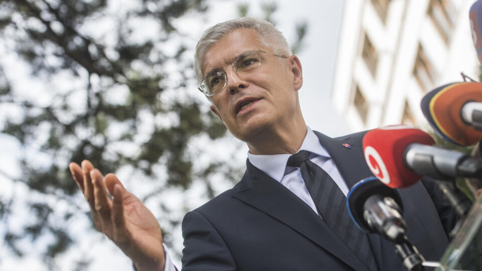 Na snímke minister zahraničných vecí a európskych záležitostí SR Ivan Korčok počas brífingu s novinármi po stretnutí so slovenskými poslancami Európskeho parlamentu ako aj s poslancami Národnej rady SR v súvislosti s ďalším
vývojom ohľadom tragického prípadu Jozefa Chovanca v Belgicku 11. septembra 2020 v Bratislave. FOTO TASR - Martin Baumann