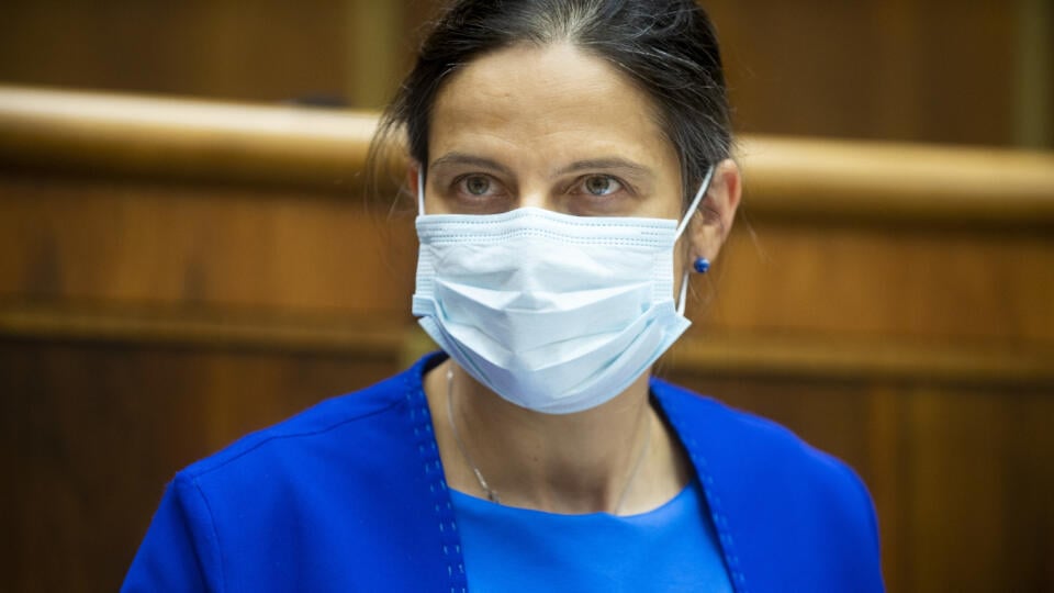 Na snímke ministerka spravodlivosti SR Mária Kolíková (Za ľudí) počas 16. schôdze parlamentu v Bratislave v stredu 21. októbra 2020. FOTO TASR - Jakub Kotian
