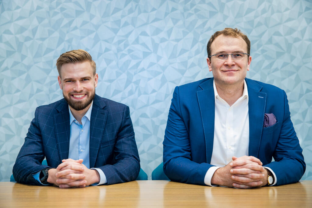 I. Čajko a M. Kiňo hovoria, že okrem vstupu investorov zaznamenali počas krízy aj predaje firiem.