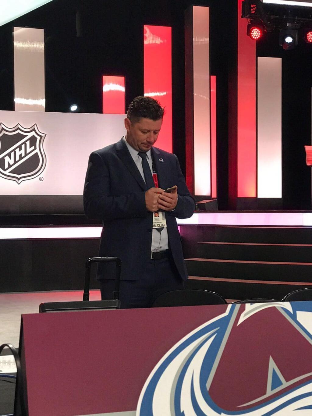 Rodák zo Skalice, ktorý počas aktívnej kariéry odohral v najkvalitnejšej hokejovej lige na svete 12 zápasov za San Jose Sharks, pracuje v organizácii Colorada už šesť rokov ako európsky skaut.