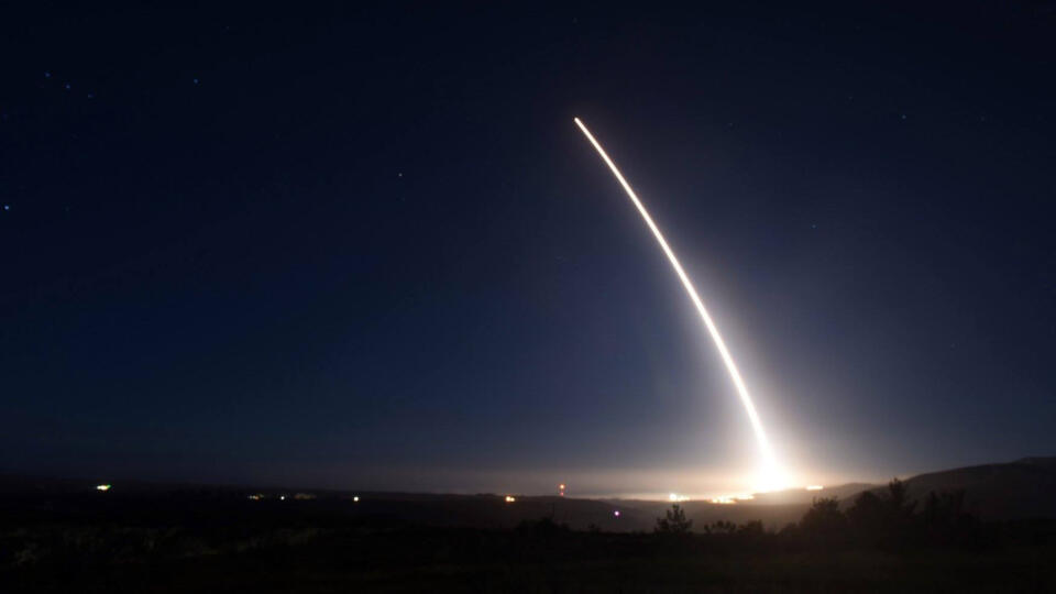 Test medzikontinentálnej nevyzbrojenej rakety Minuteman III na kalifornskej leteckej základni Vandenberg.