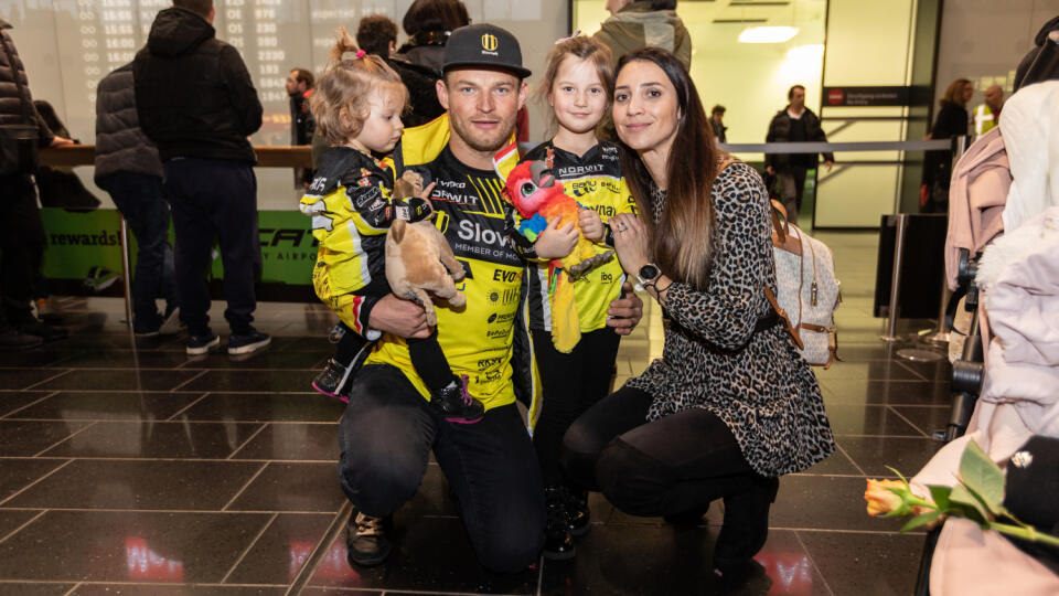 Prílet Štefana Svitka na rakúske letisko Schwechat po skončení Rally Dakar 2020