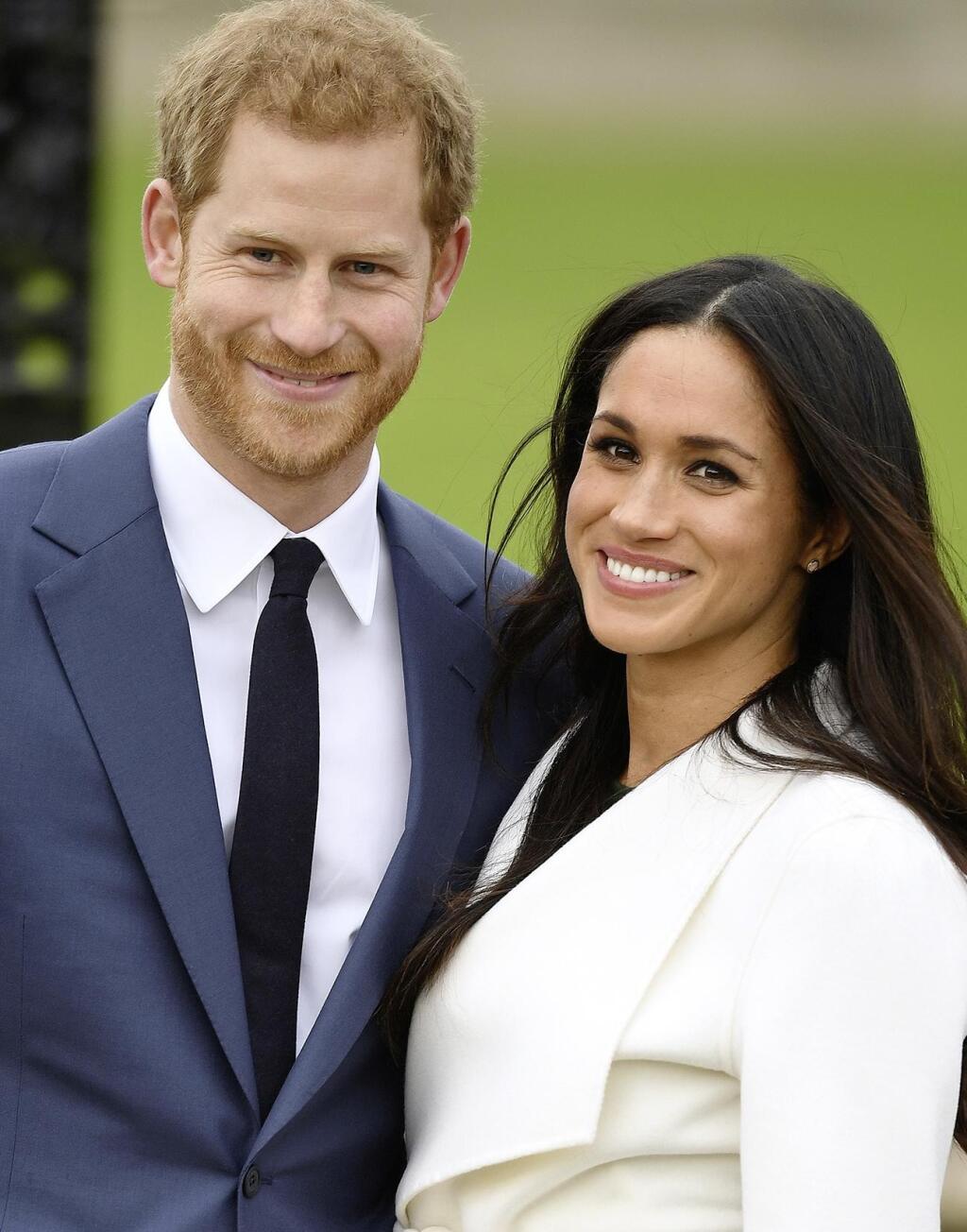 OCHRANCA MANŽELKY
Vojvoda zo Sussexu prirovnáva mediálnu
poľovačku na Meghan so situáciou svojej
mamy. Dokonca tvrdí, že za smrť lady Di
sú zodpovední novinári.