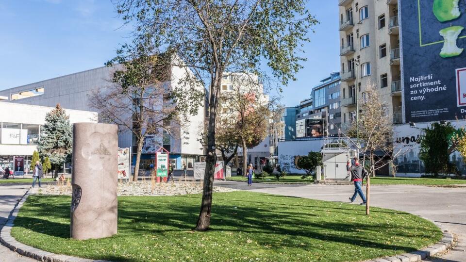 Dokončili prvú etapu obnovy Kamenného námestia. Pozrite si, v akom je stave