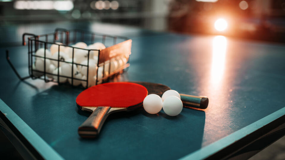 Ping,Pong,Table,,Rackets,And,Balls,In,A,Sport,Hall